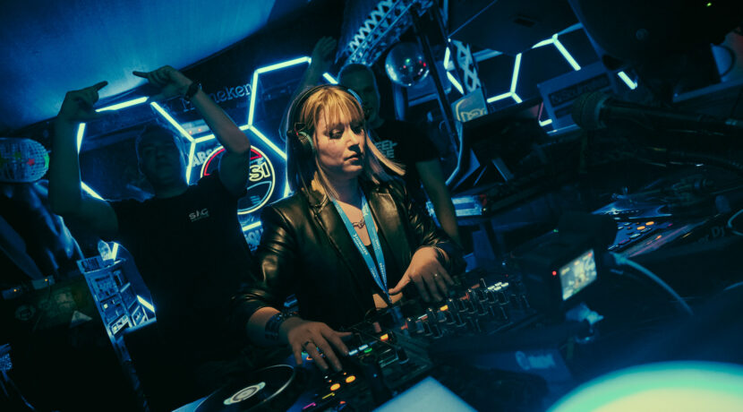 dj mery blue